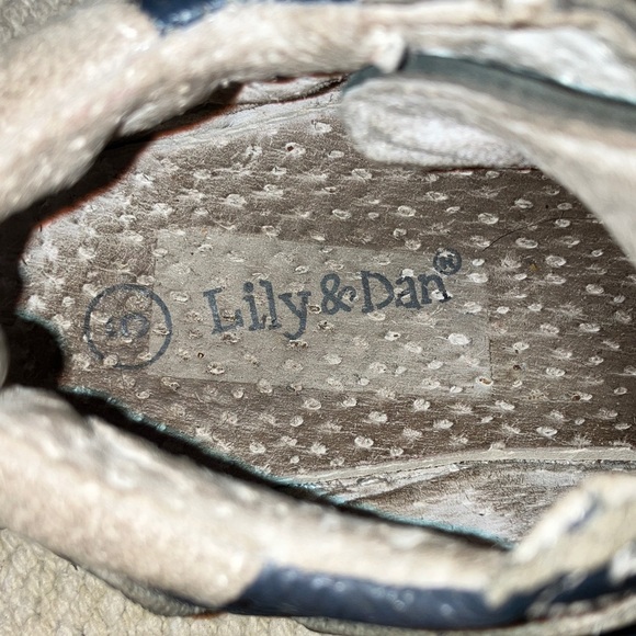 Infant size 5 leather Navy Walker Shoes with Secure Straps - Picture 2 of 16